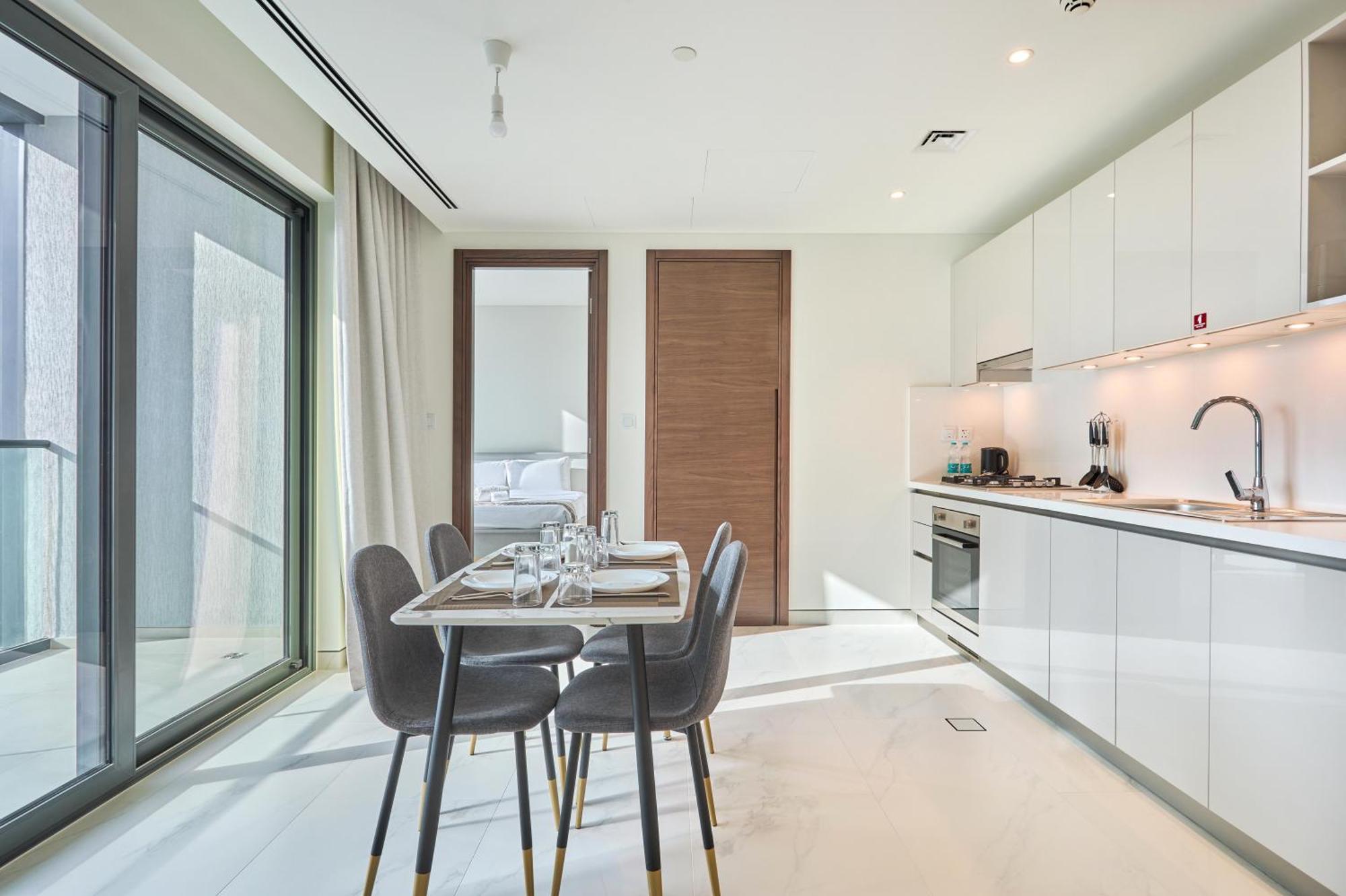 Apartment By Latinem Luxury 1br Cvg 710 Near Burj Khalifa *